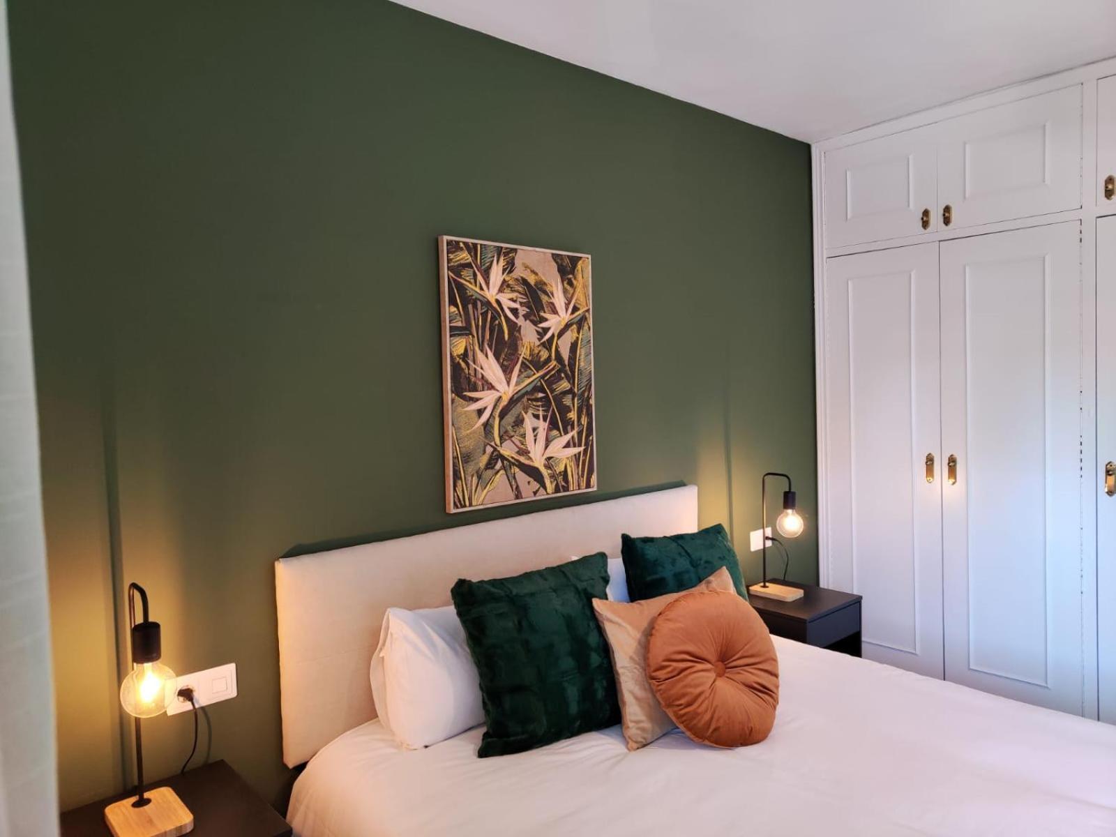 Wintowinrentals Your Home Steps From The Center Malaga Luaran gambar