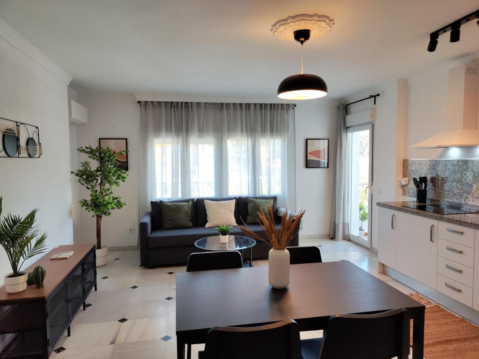 Wintowinrentals Your Home Steps From The Center Malaga Luaran gambar